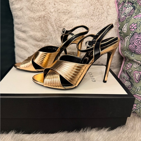 Gucci Gold and Black Women's Sandals - Picture 2 of 5